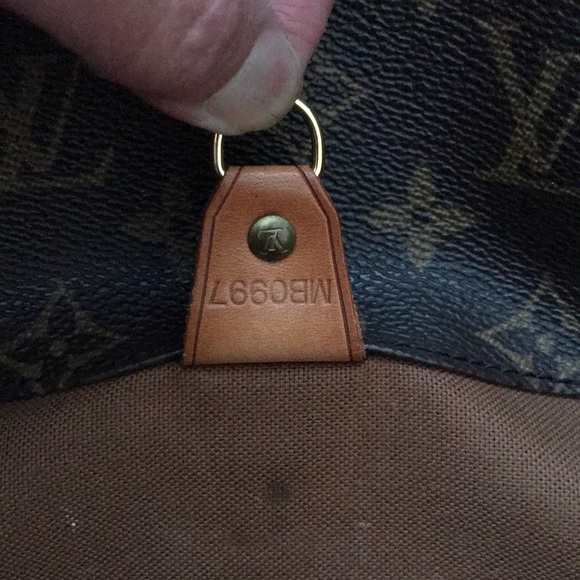 Authentic LV bucket bag - Picture 2 of 8